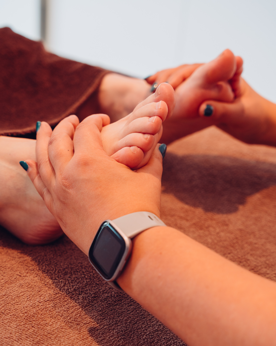 Voetmassage tijdens een pedicurebehandeling